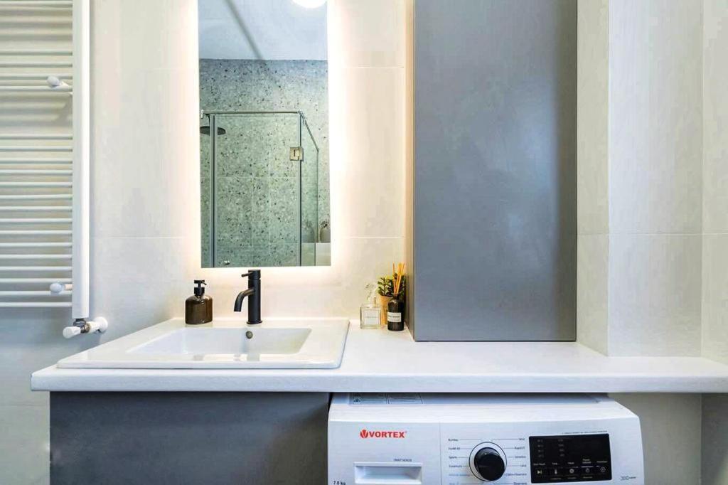 Angelo Bello Luxury Suite City Center By Sattal Bukarest Exteriör bild